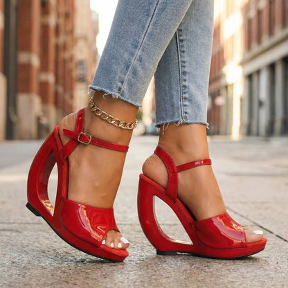 Arabelle skulpterade sandaler